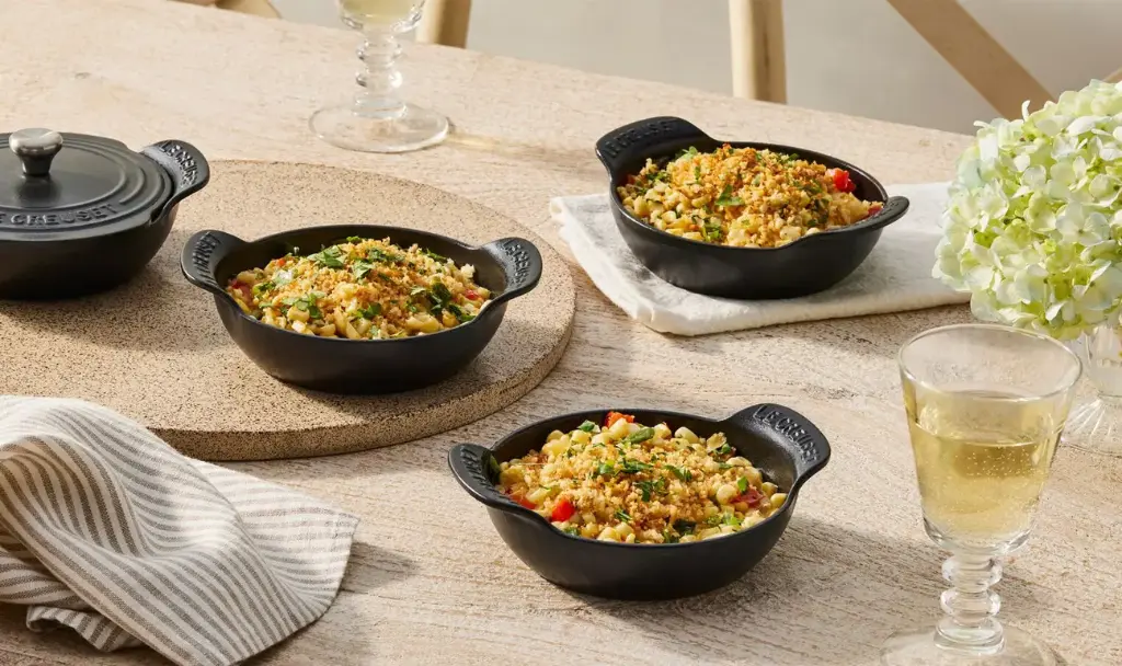 Mini-Cocotte flach rund 13 cm mit Deckel Gourmand aus Gusseisen schwarz - 1 Stück