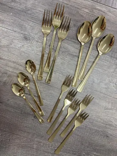 [PR/02362] Musterbesteck  vergoldet 15 tlg. - Musterverkauf / Restposten Pinti    